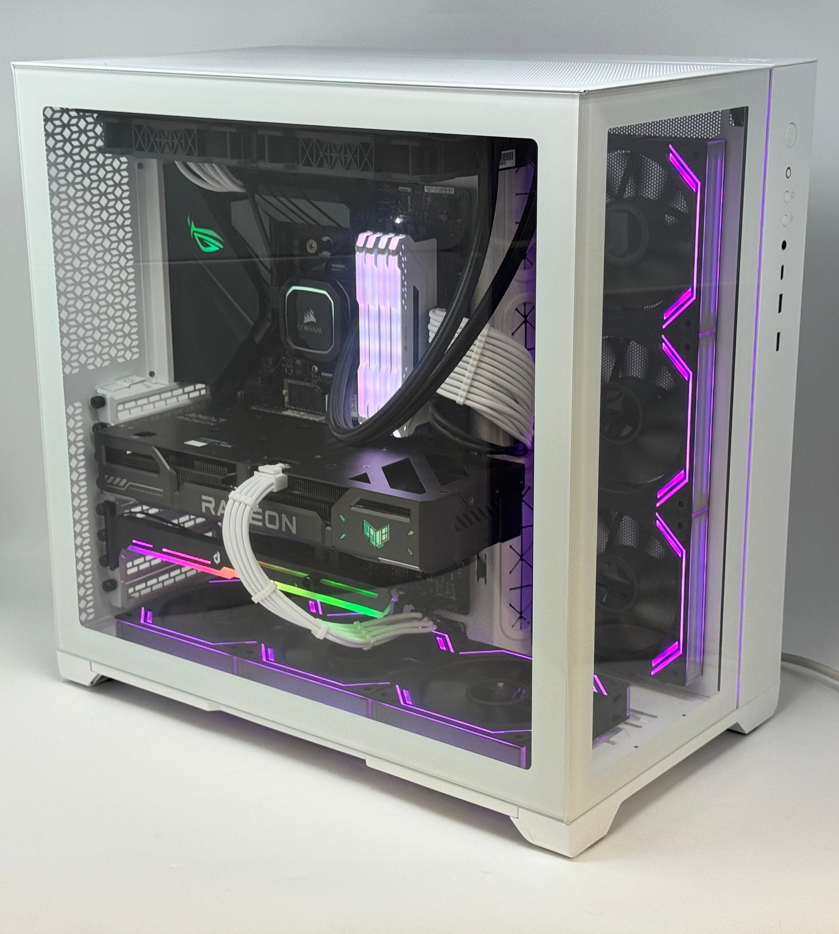 Gaming PC AMD Ryzen 7 5800X 16GB RAM AMD Radeon RX 9060 XT 16GB 1TB+512GB SSD White (B) M27619