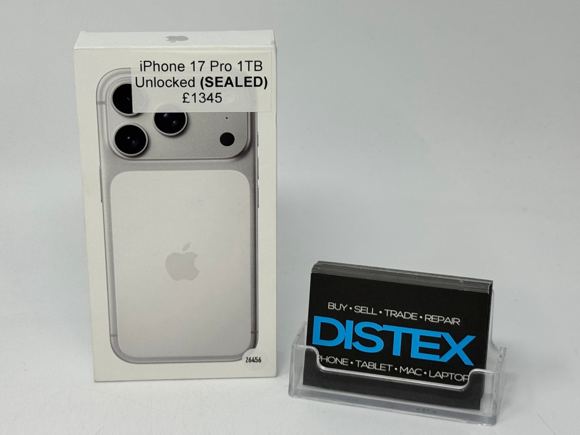 Apple iPhone 17 Pro 1TB Unlocked Silver (SEALED) M26456