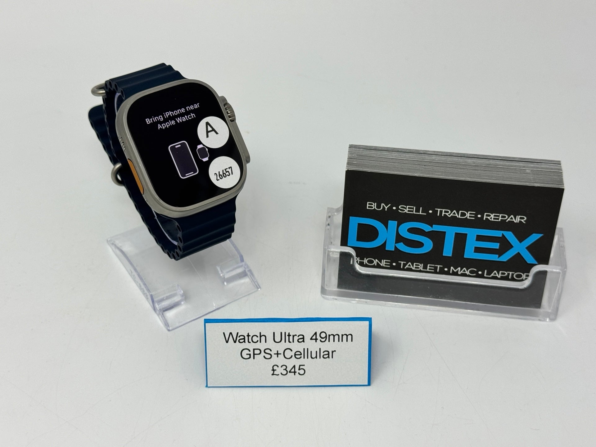 Apple Watch Ultra 49mm with Ocean Band GPS+Cellular Titanium (A) M26657