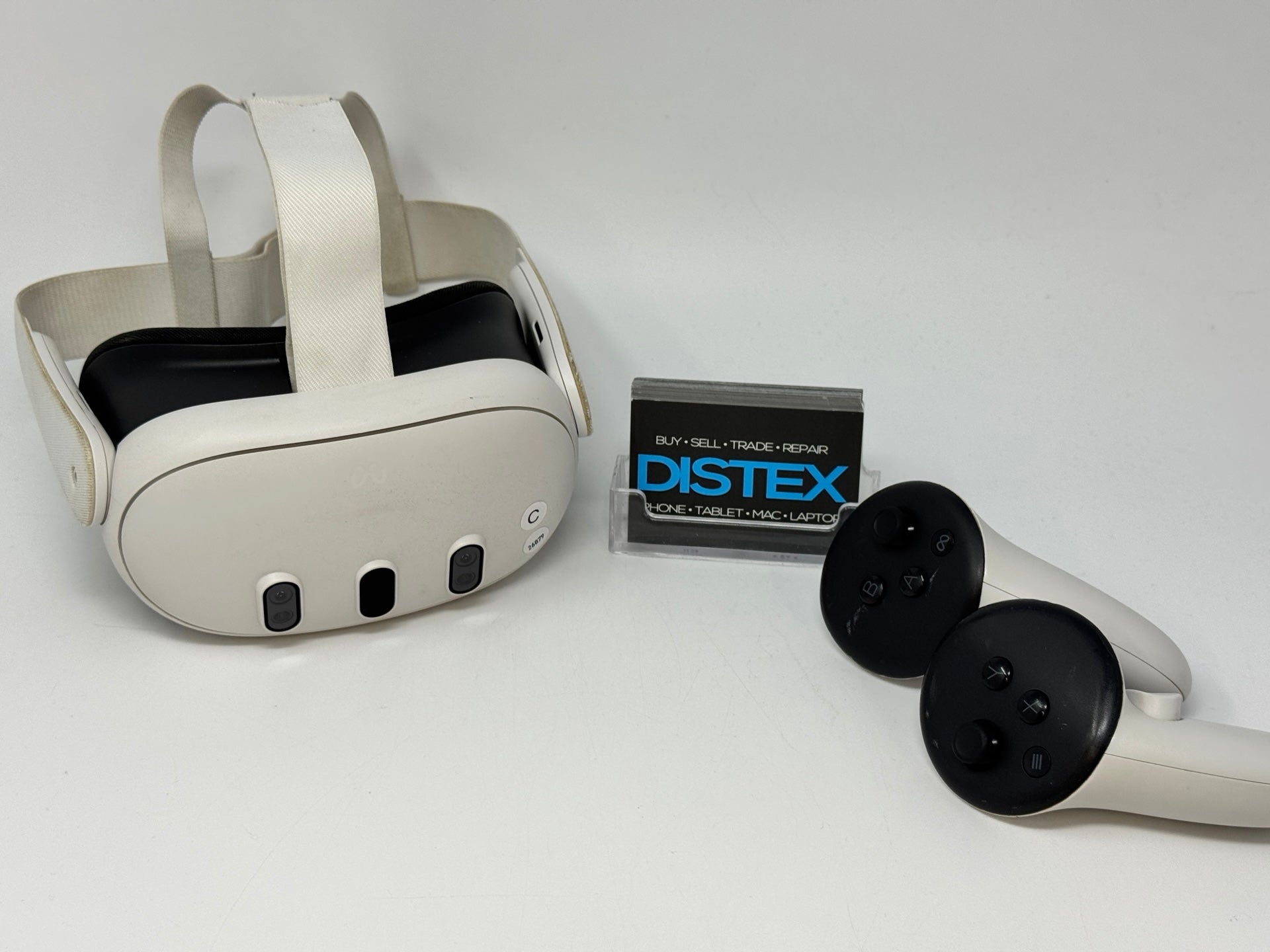 Meta Quest 3 128GB VR Headset with Controller (C) M26879